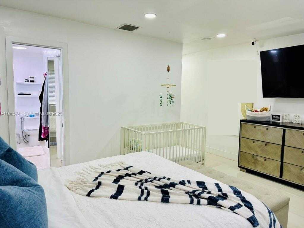 Small Image of 8410 SOUTH WEST 201ST ST, Cutler Bay Number 19