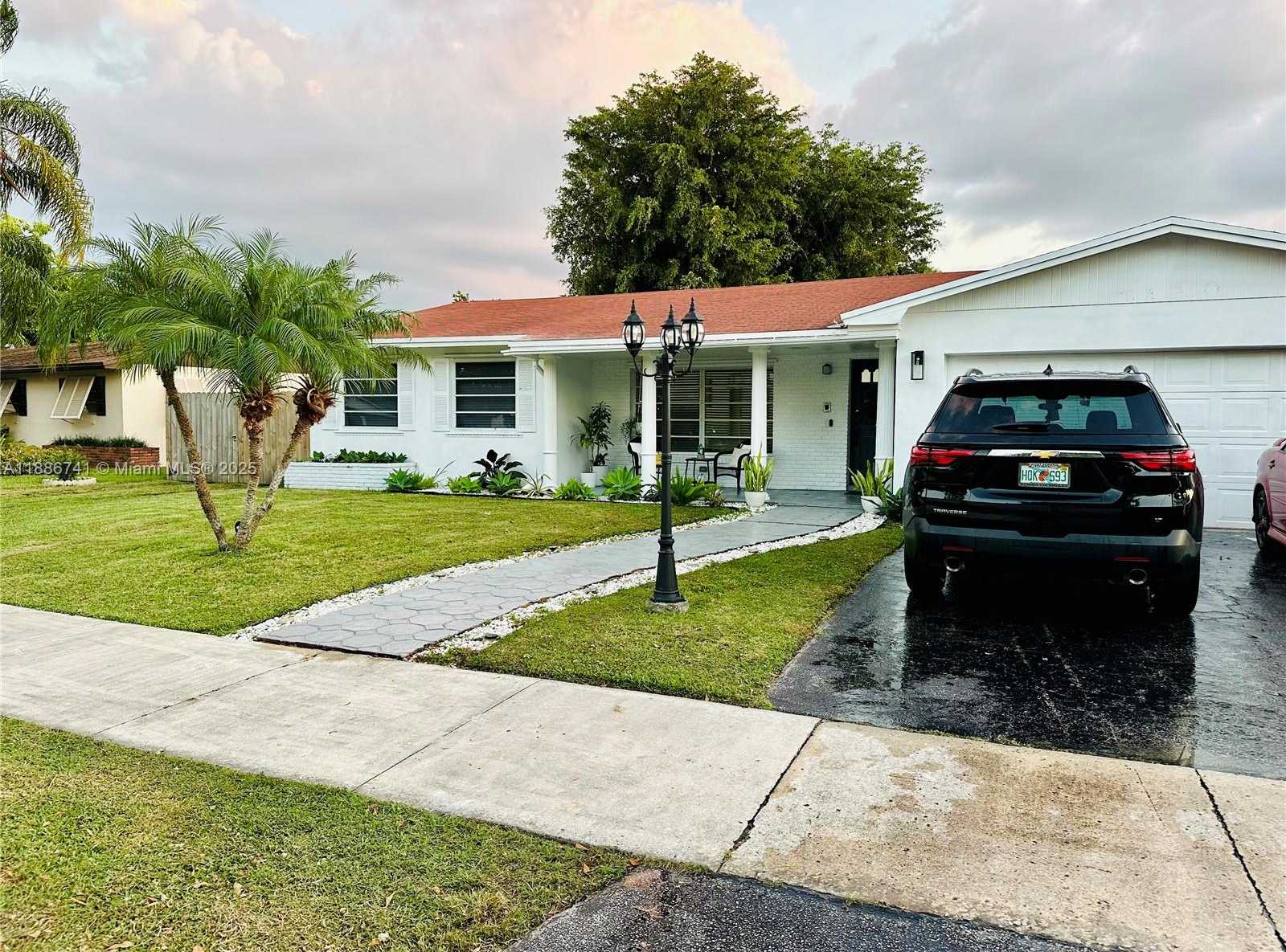 Small Image of 8410 SOUTH WEST 201ST ST, Cutler Bay Number 2