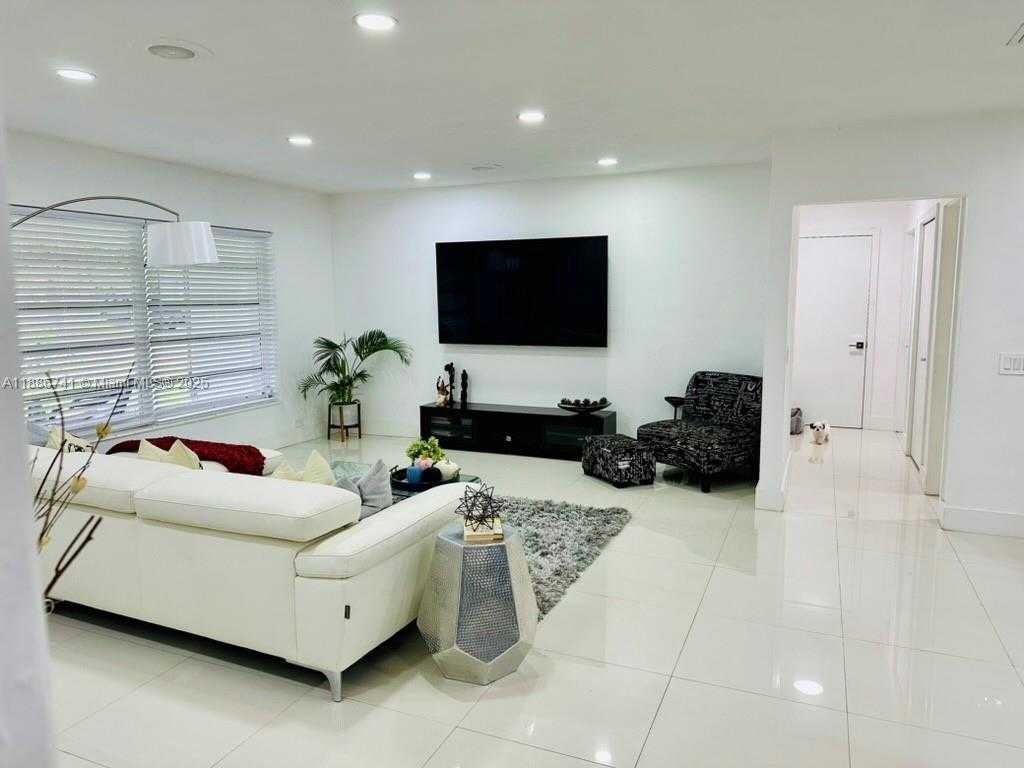 Small Image of 8410 SOUTH WEST 201ST ST, Cutler Bay Number 6
