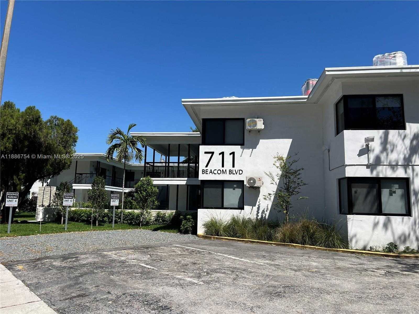 Small Image of 711 BEACOM BLVD #8, Miami Number 12
