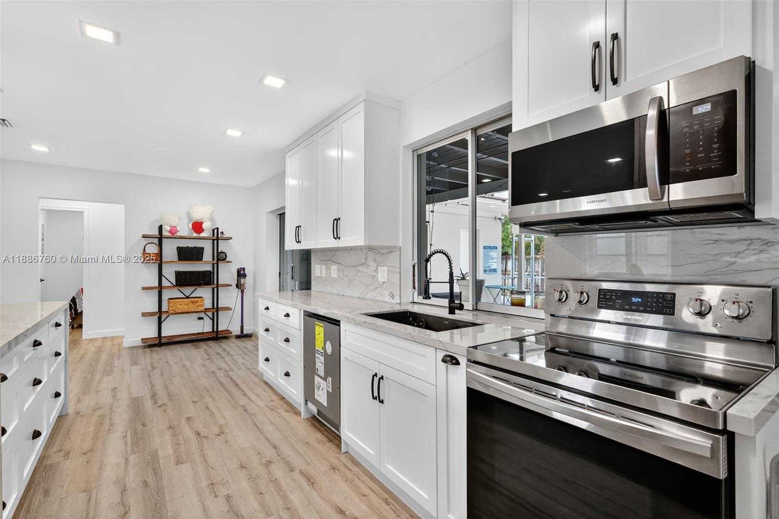 Small Image of 1820 NORTH 56TH AVE, Hollywood Number 15