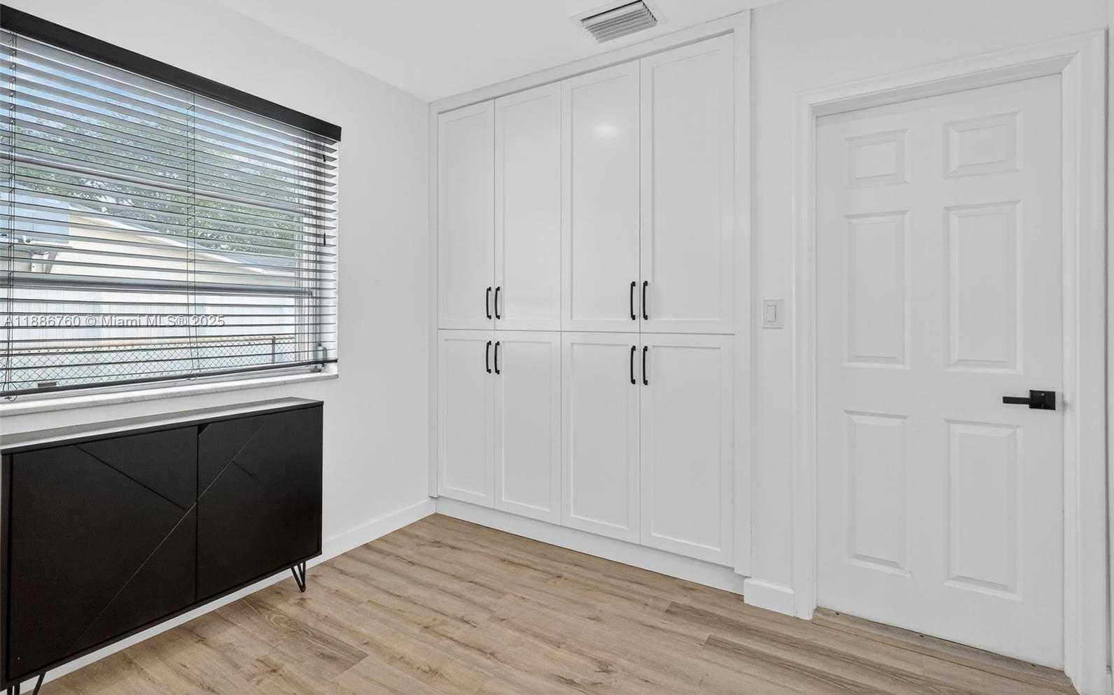 Small Image of 1820 NORTH 56TH AVE, Hollywood Number 21