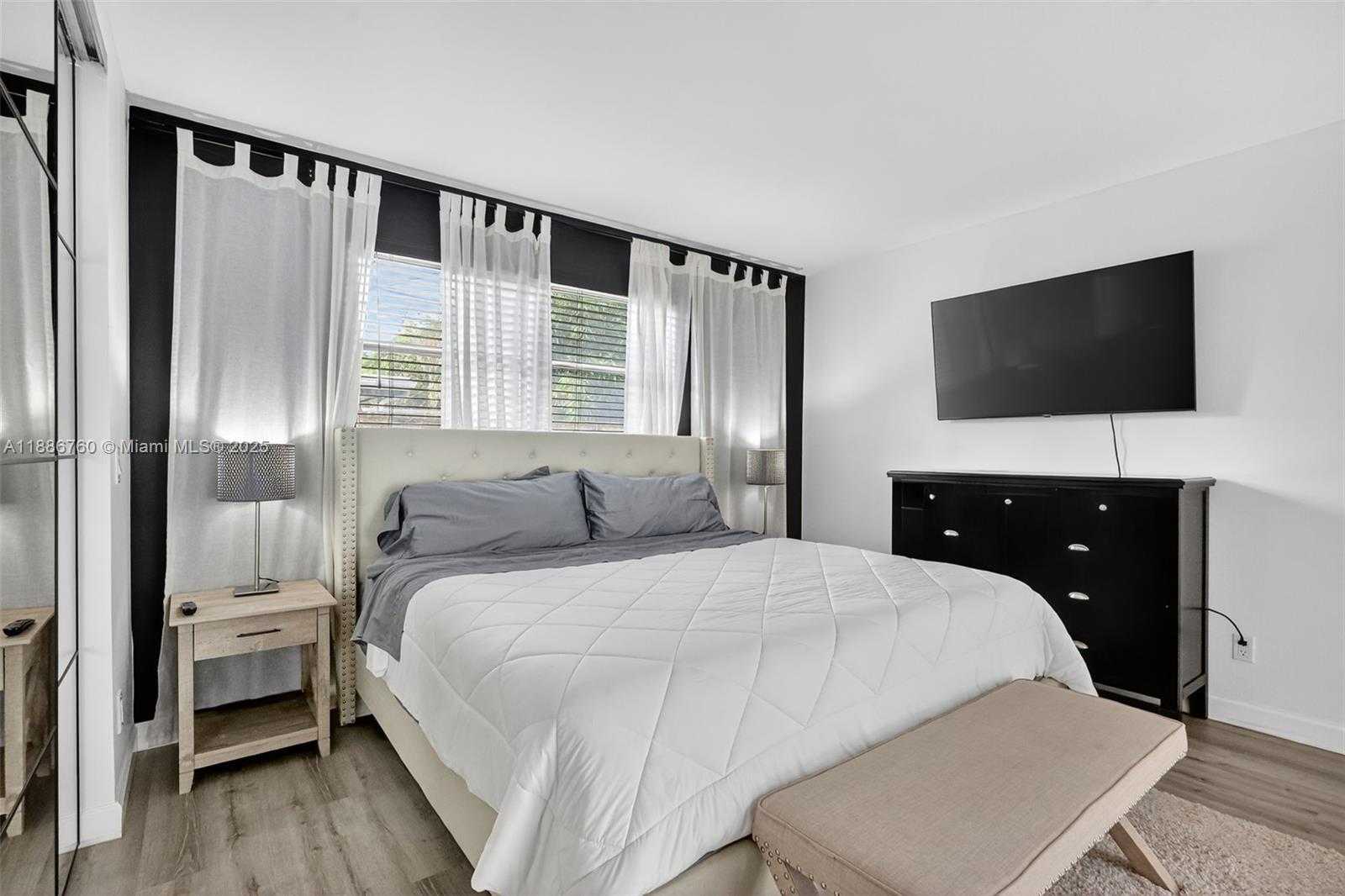 Small Image of 1820 NORTH 56TH AVE, Hollywood Number 26