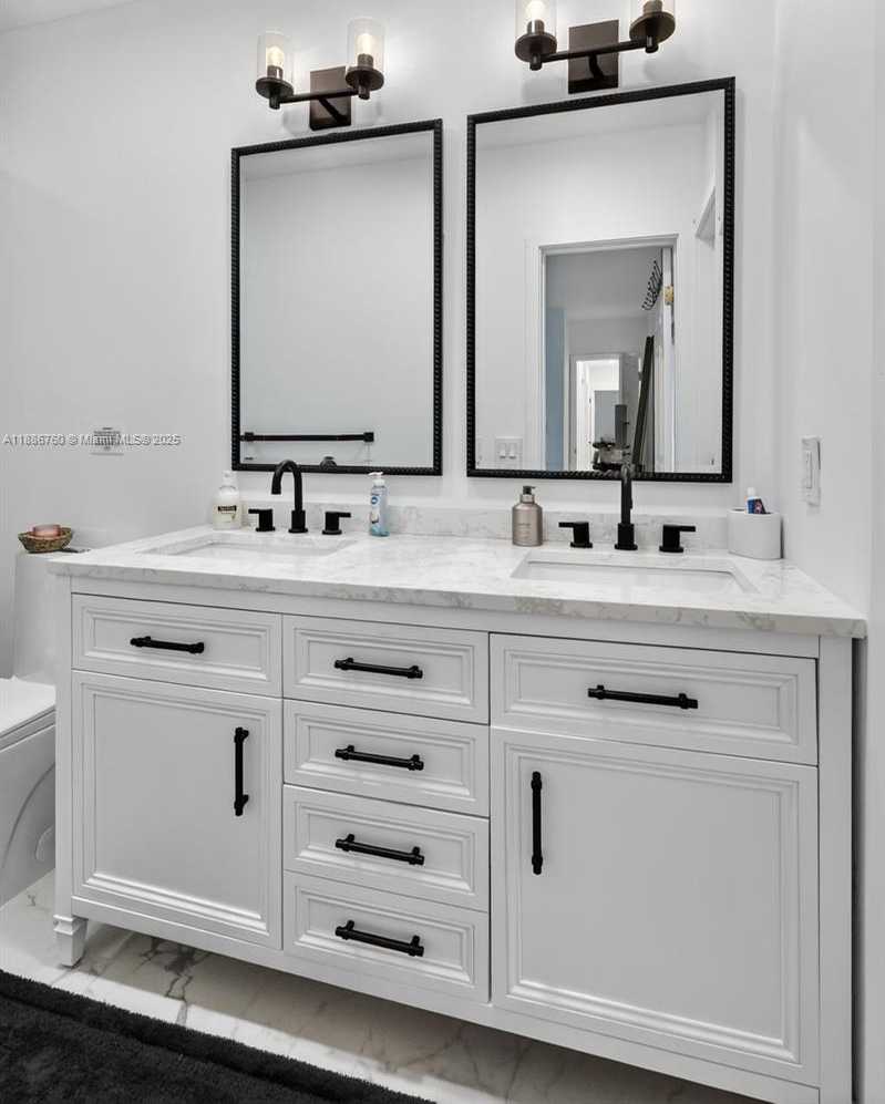 Small Image of 1820 NORTH 56TH AVE, Hollywood Number 30