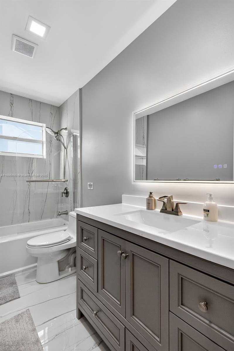 Small Image of 1820 NORTH 56TH AVE, Hollywood Number 35
