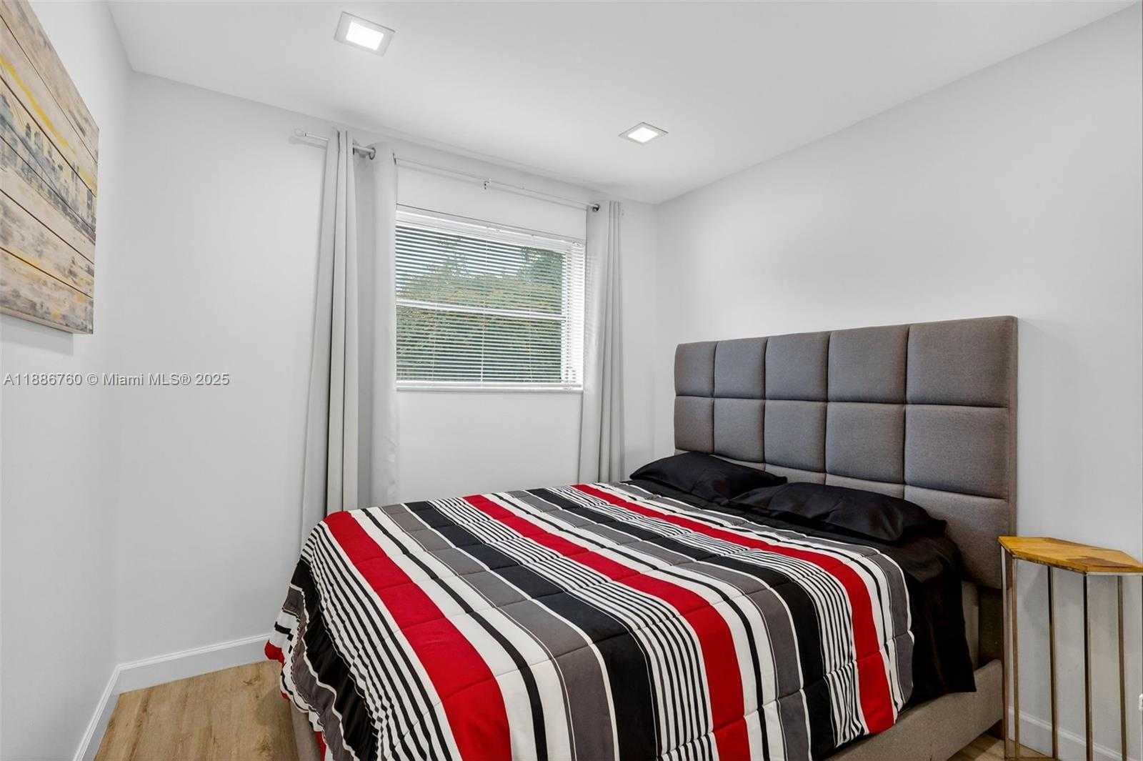 Small Image of 1820 NORTH 56TH AVE, Hollywood Number 37