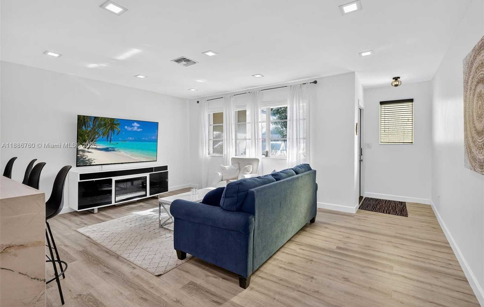 Small Image of 1820 NORTH 56TH AVE, Hollywood Number 8