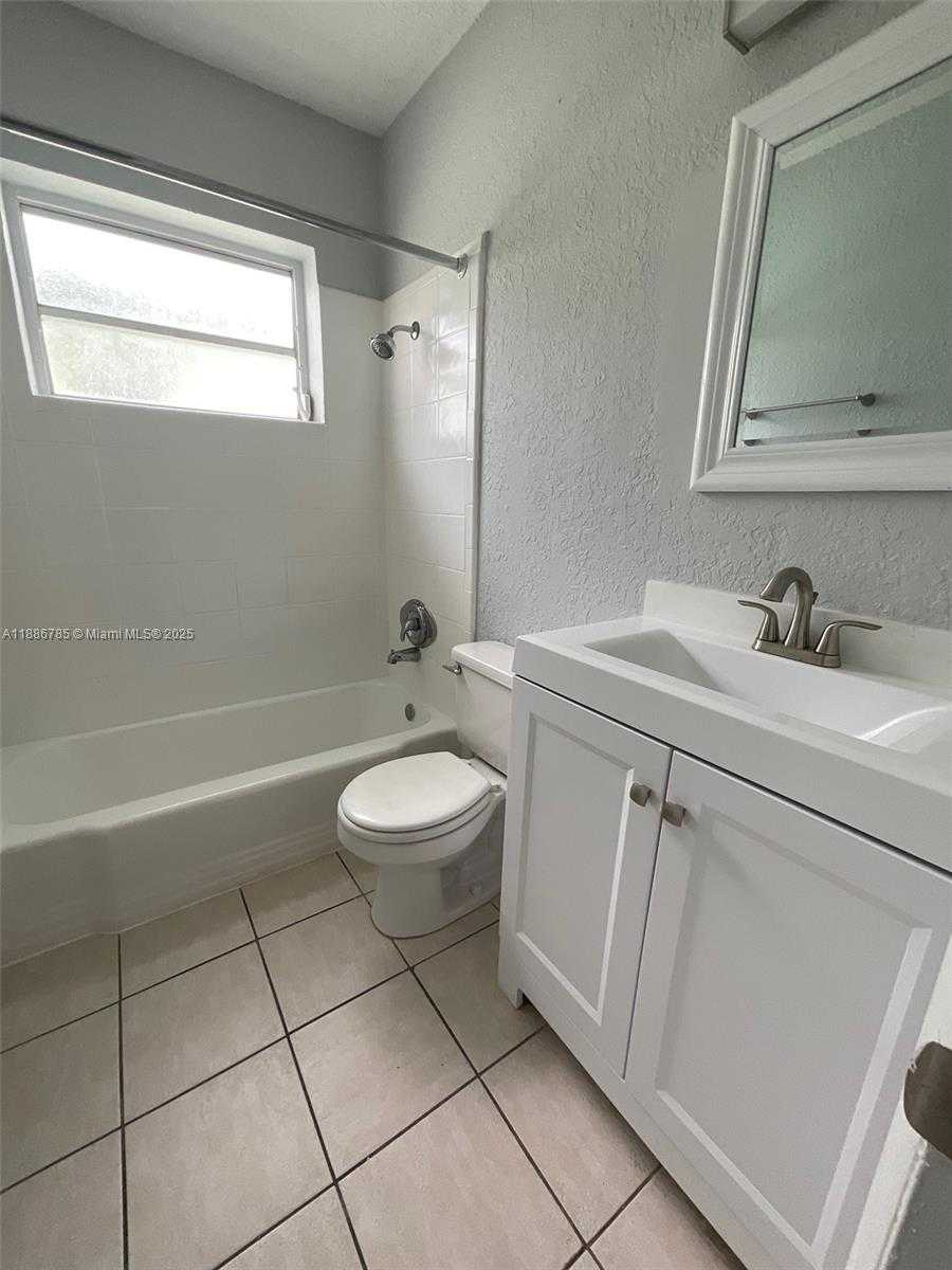 Small Image of 1346 ALTON RD #B7, Miami Beach Number 9