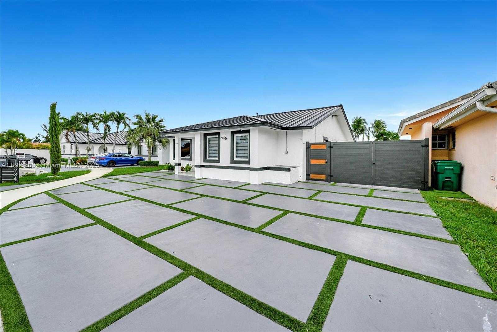 Small Image of 13284 SOUTH WEST 39TH STREET, Miami Number 4