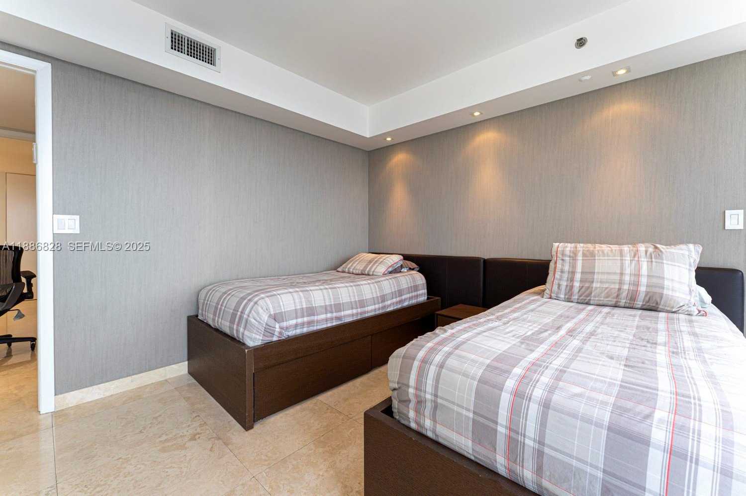 Small Image of 19333 COLLINS AVE #2607, Sunny Isles Beach Number 30