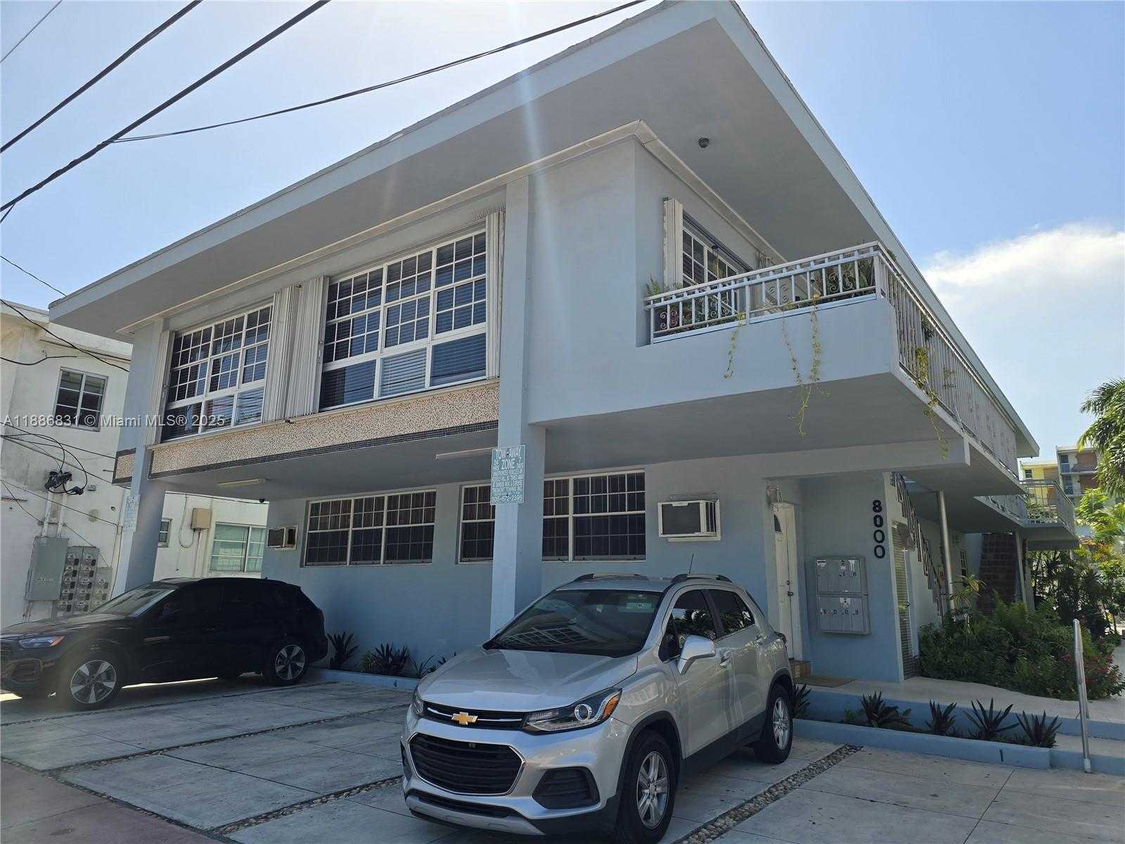 Small Image of 8000 TATUM WATERWAY DR #5, Miami Beach Number 5