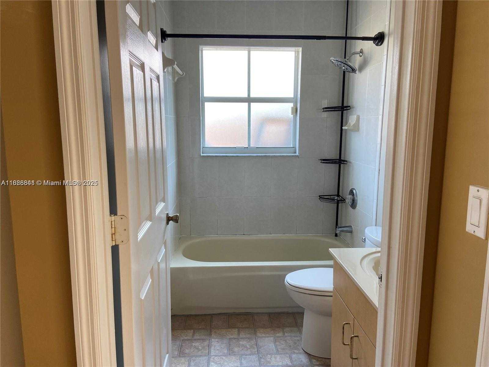 Small Image of 18121 SOUTH WEST 152ND CT, Miami Number 8