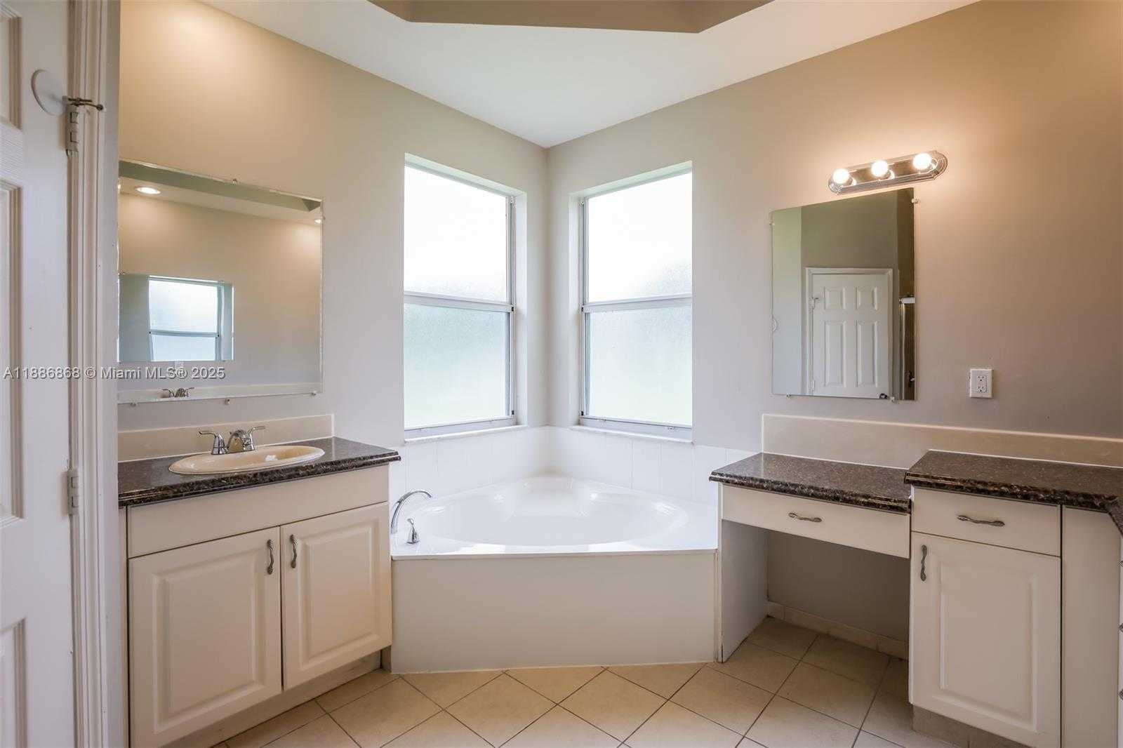 Small Image of 16498 SOUTH WEST 288 LN, Homestead Number 13