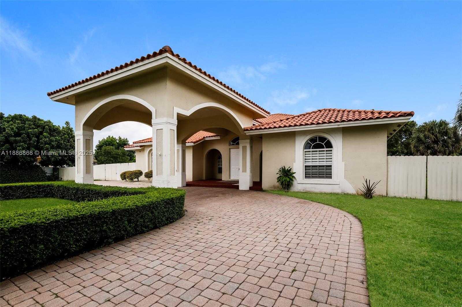 Small Image of 16498 SOUTH WEST 288 LN, Homestead Number 2