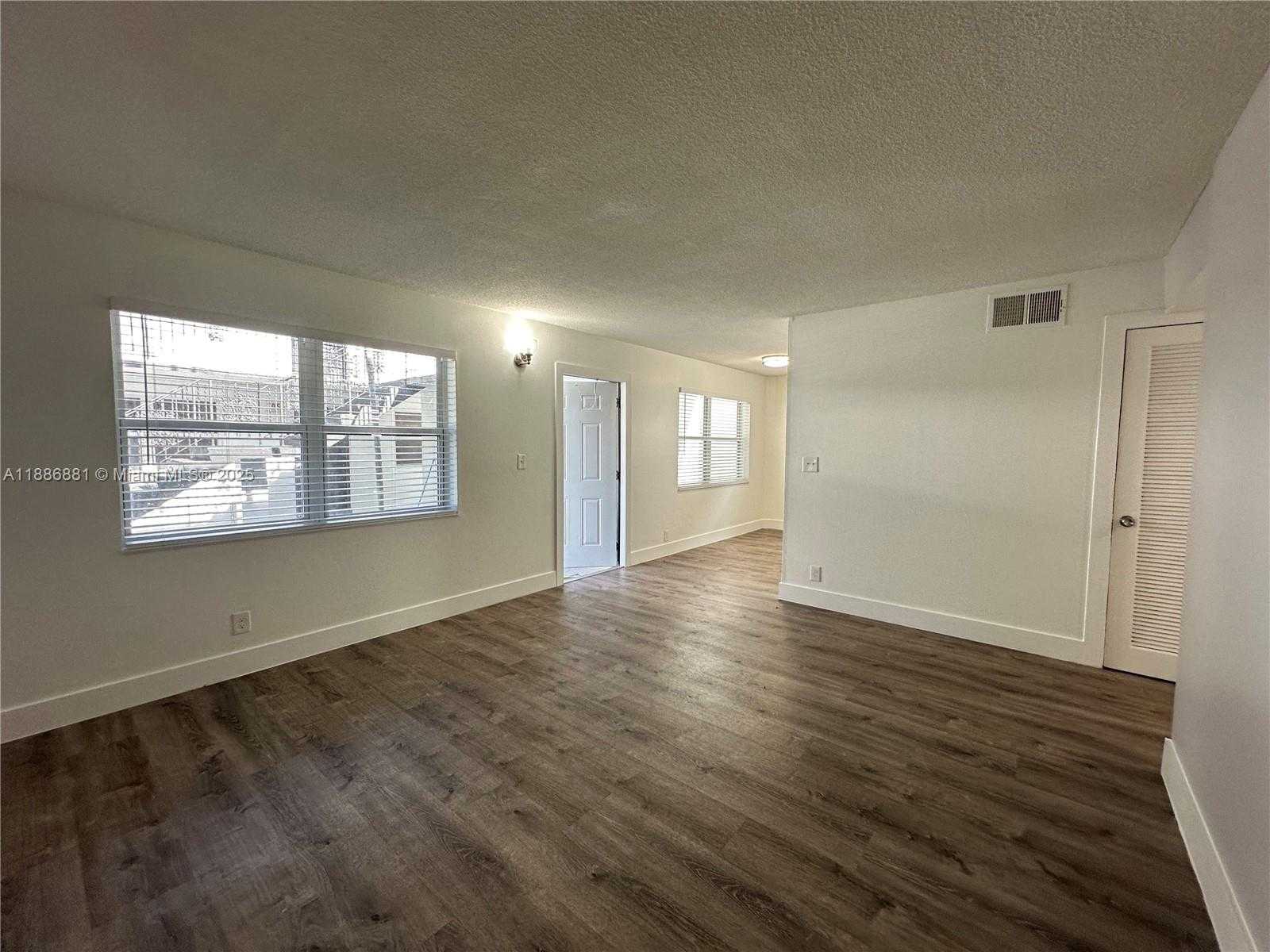 Small Image of 2500 JOHNSON ST #10, Hollywood Number 11