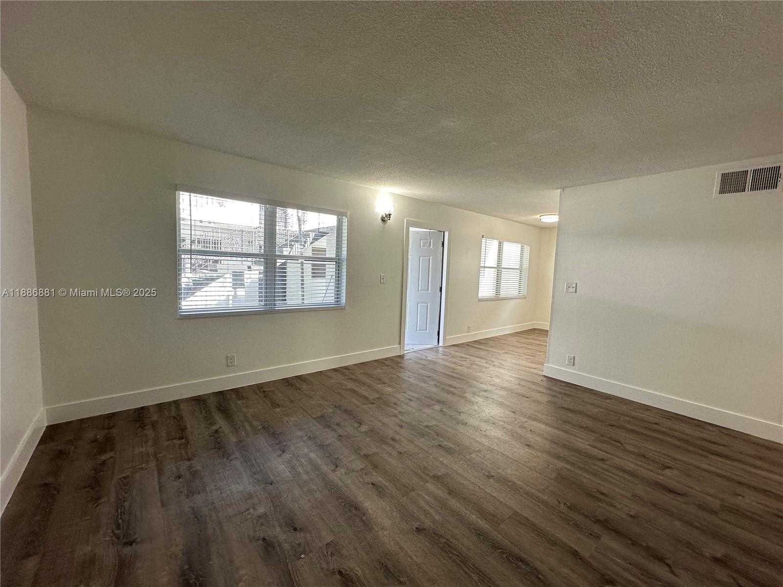 Small Image of 2500 JOHNSON ST #10, Hollywood Number 12