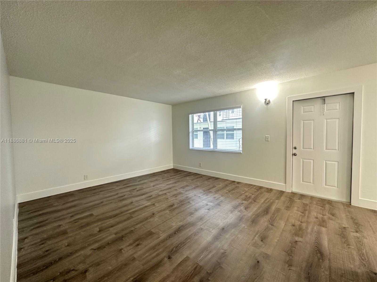 Small Image of 2500 JOHNSON ST #10, Hollywood Number 16