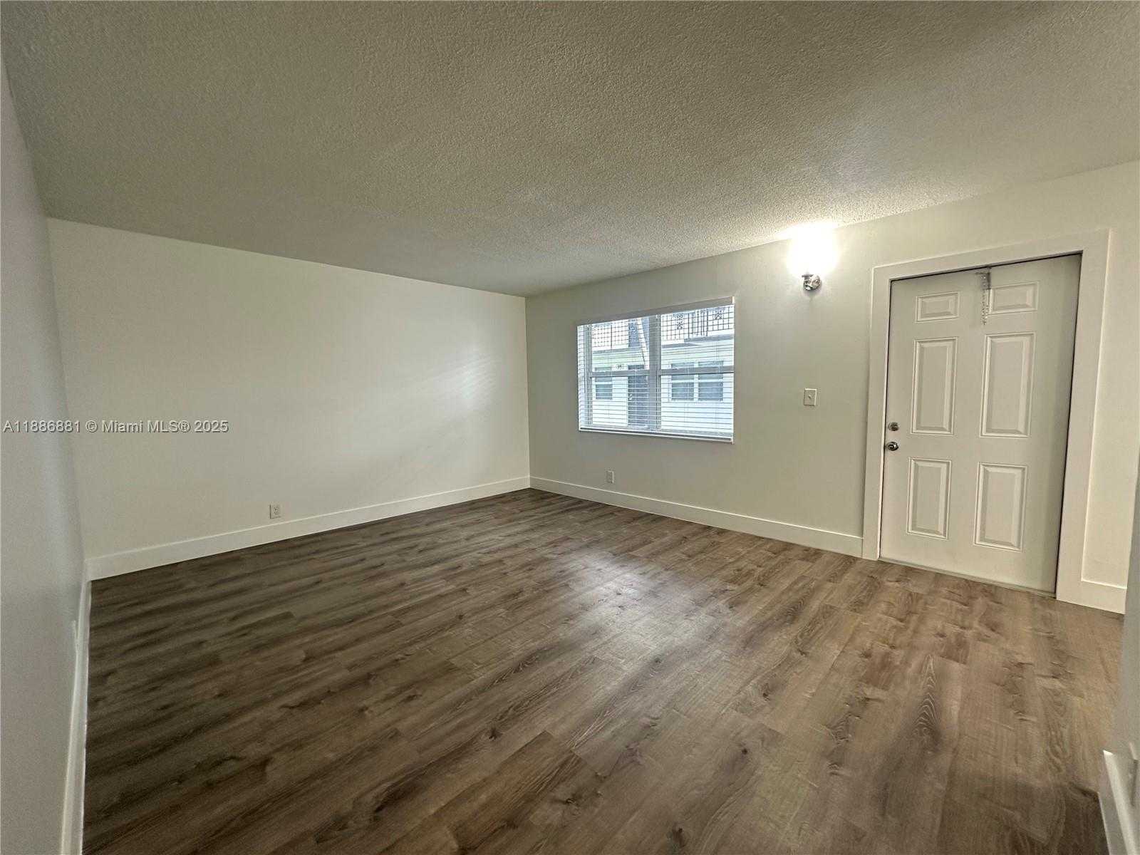 Small Image of 2500 JOHNSON ST #10, Hollywood Number 17