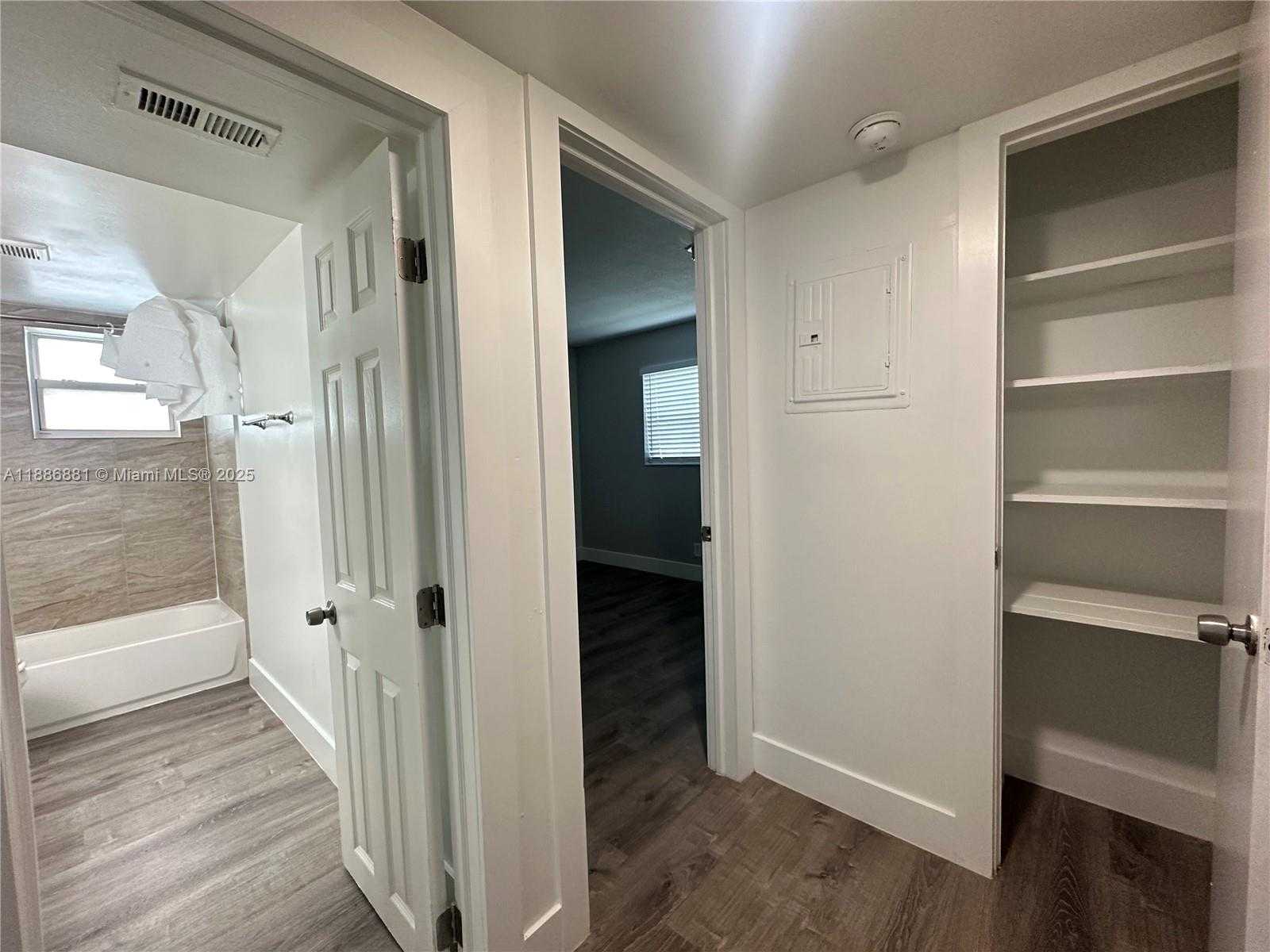 Small Image of 2500 JOHNSON ST #10, Hollywood Number 21