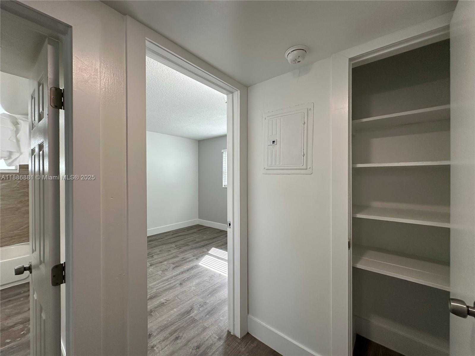 Small Image of 2500 JOHNSON ST #10, Hollywood Number 23