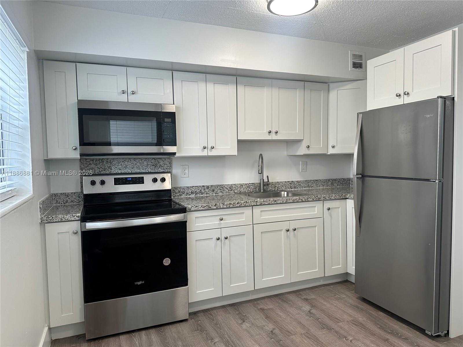 Small Image of 2500 JOHNSON ST #10, Hollywood Number 3