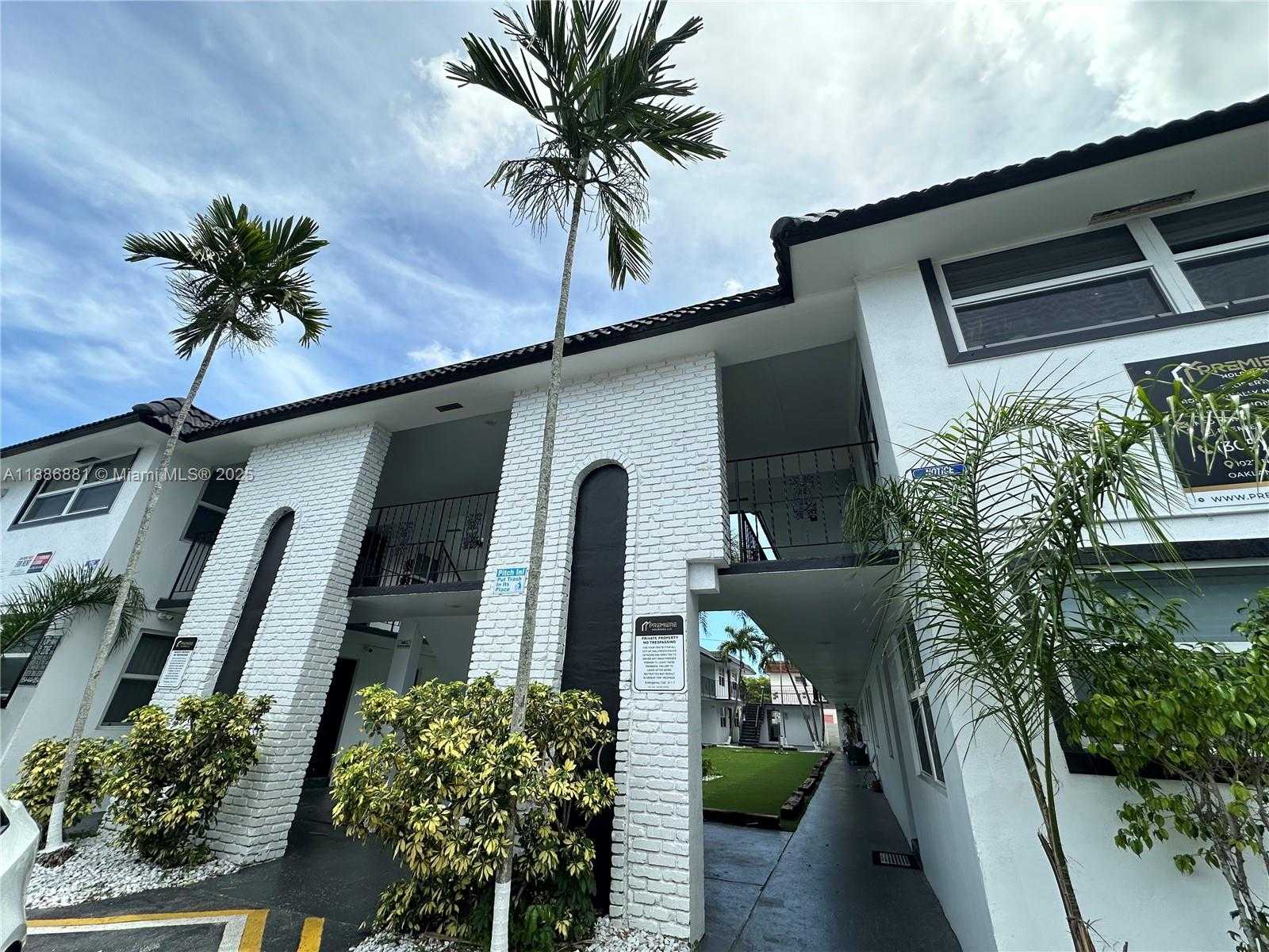 Small Image of 2500 JOHNSON ST #10, Hollywood Number 39