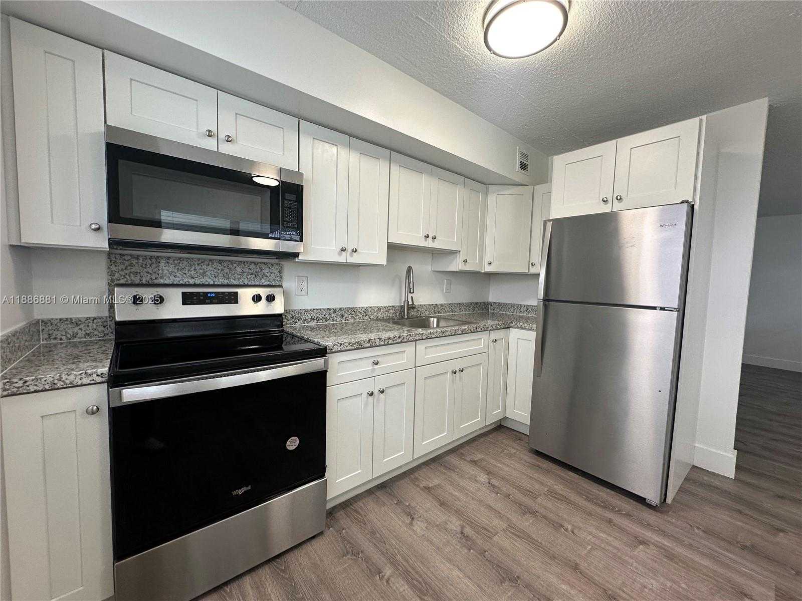 Small Image of 2500 JOHNSON ST #10, Hollywood Number 4