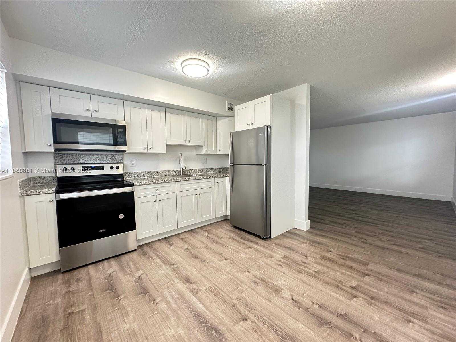 Small Image of 2500 JOHNSON ST #10, Hollywood Number 5