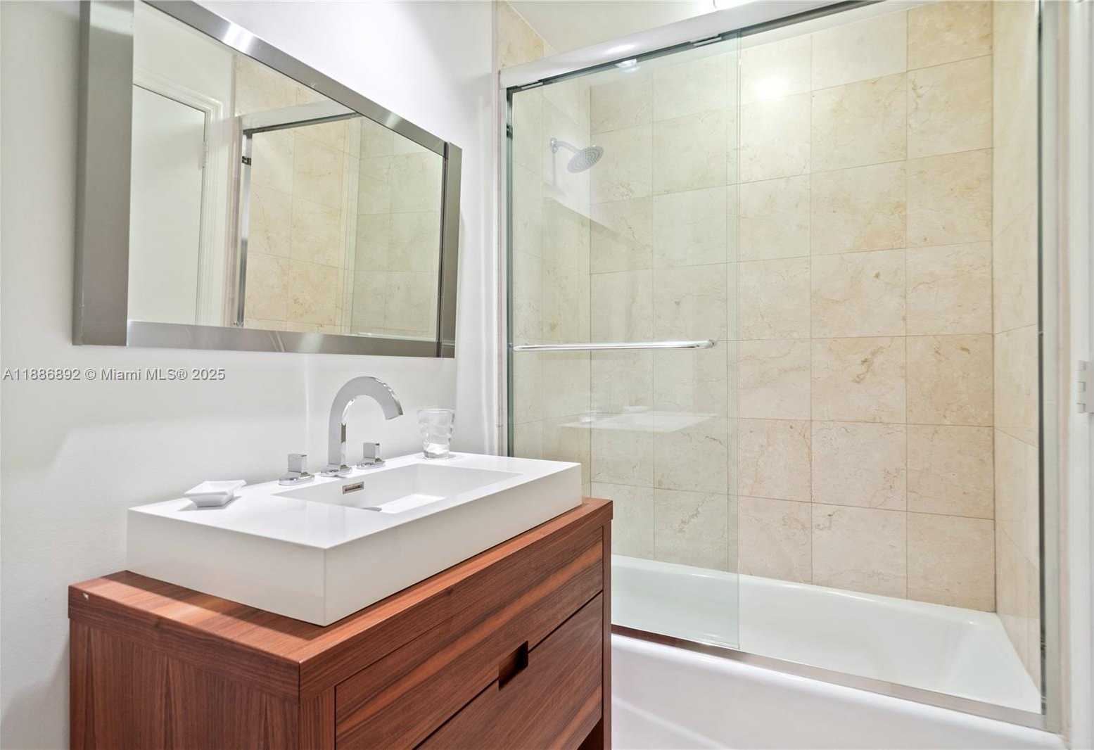 Small Image of 808 BRICKELL KEY DR #3304, Miami Number 21