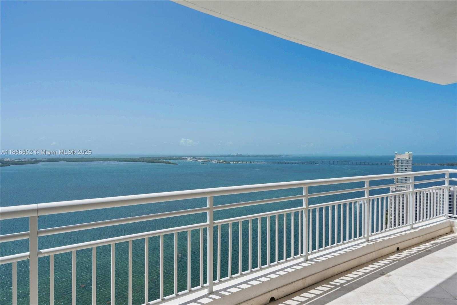 Small Image of 808 BRICKELL KEY DR #3304, Miami Number 4