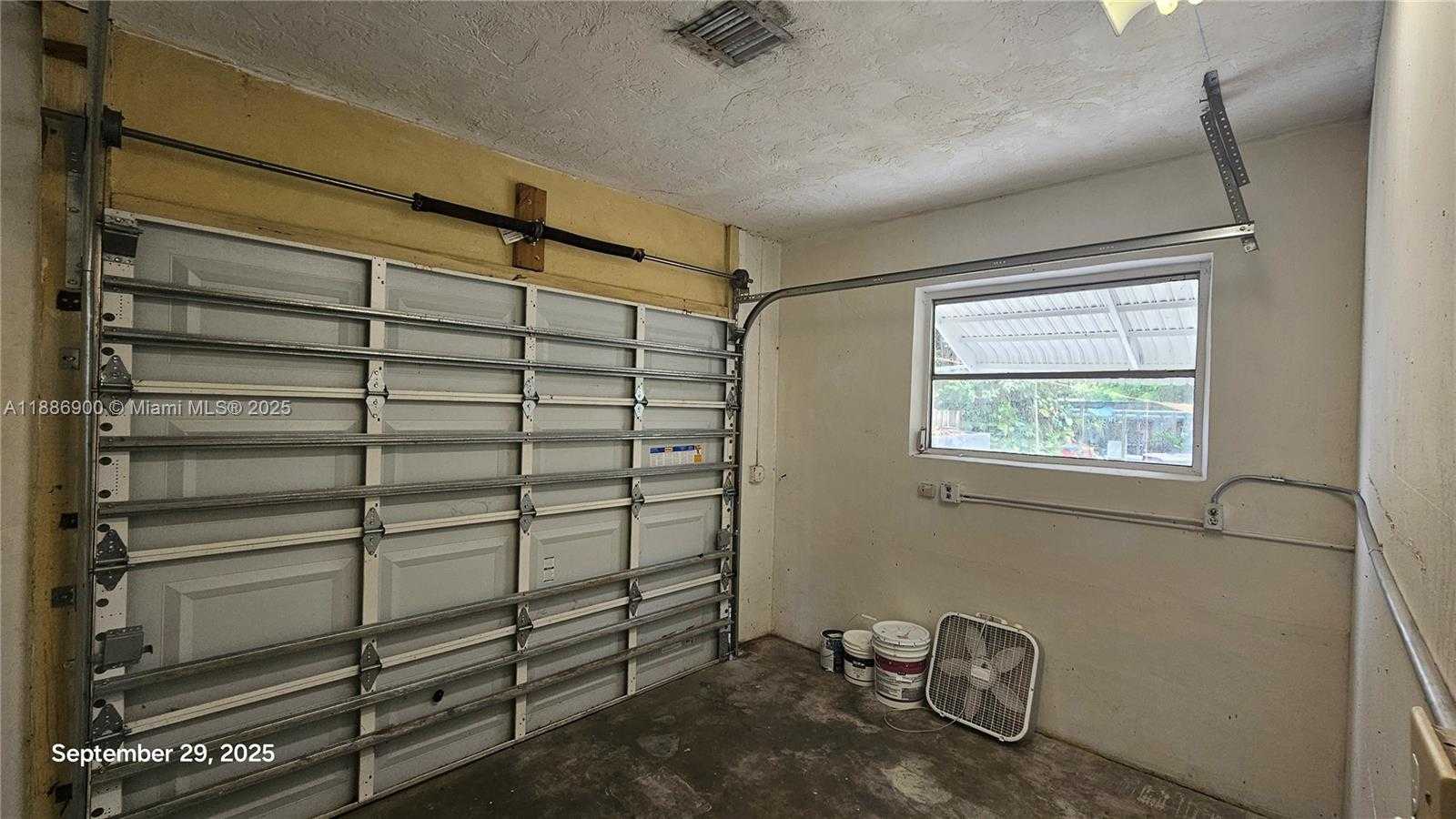 Small Image of 2640 GARFIELD ST #Back, Hollywood Number 14