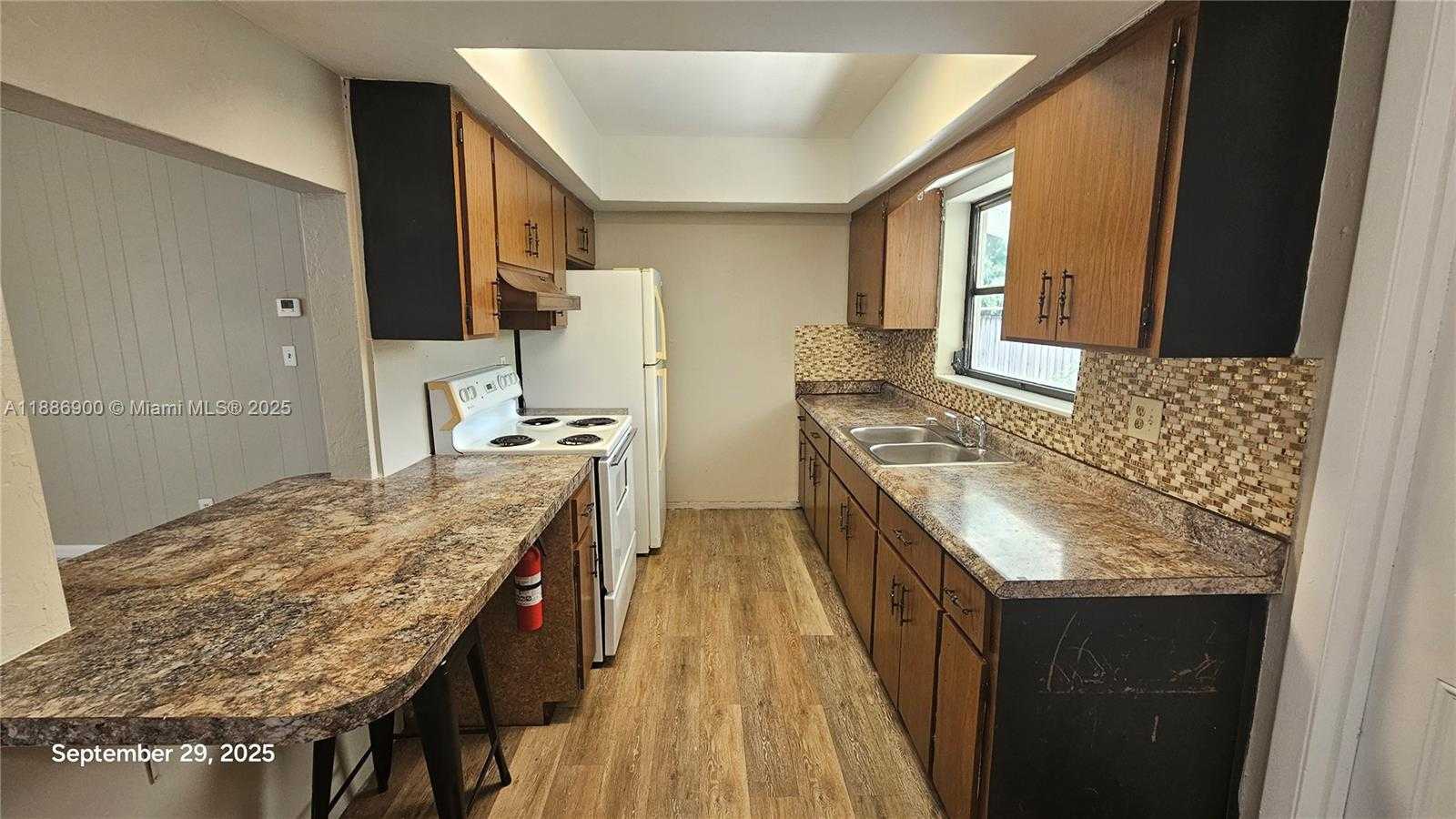 Small Image of 2640 GARFIELD ST #Back, Hollywood Number 6