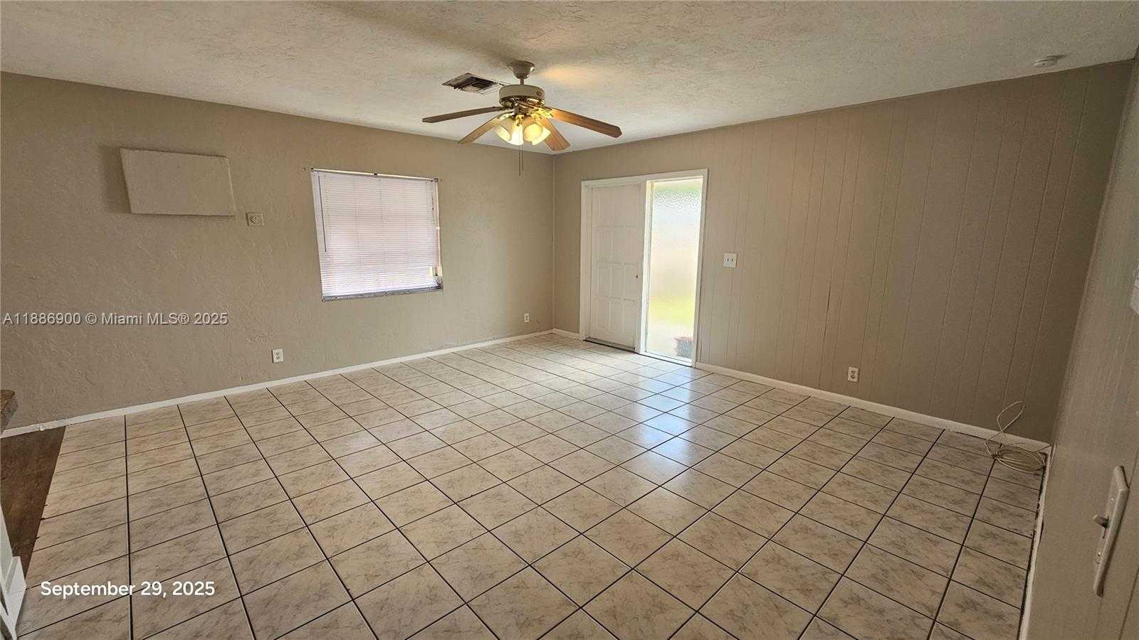 Small Image of 2640 GARFIELD ST #Back, Hollywood Number 7