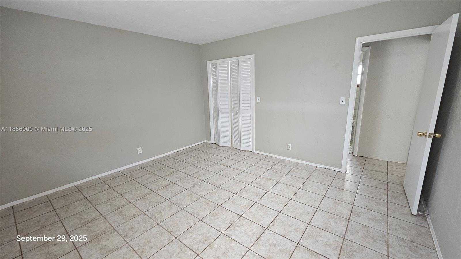 Small Image of 2640 GARFIELD ST #Back, Hollywood Number 9