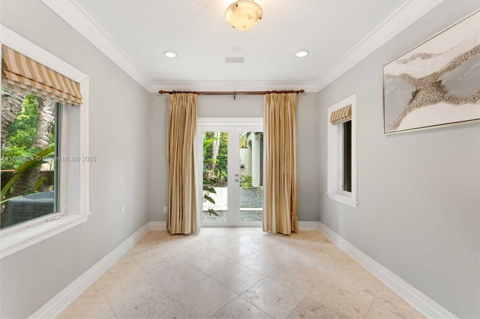 Small Image of 11 EAST RIVO ALTO DR, Miami Beach Number 29