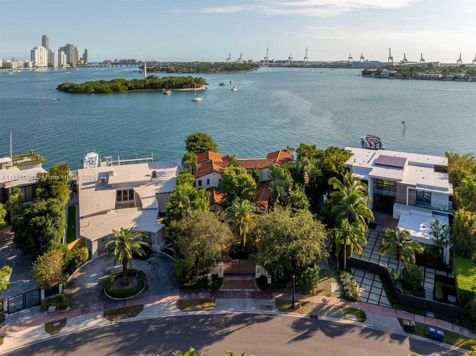 Small Image of 11 EAST RIVO ALTO DR, Miami Beach Number 30