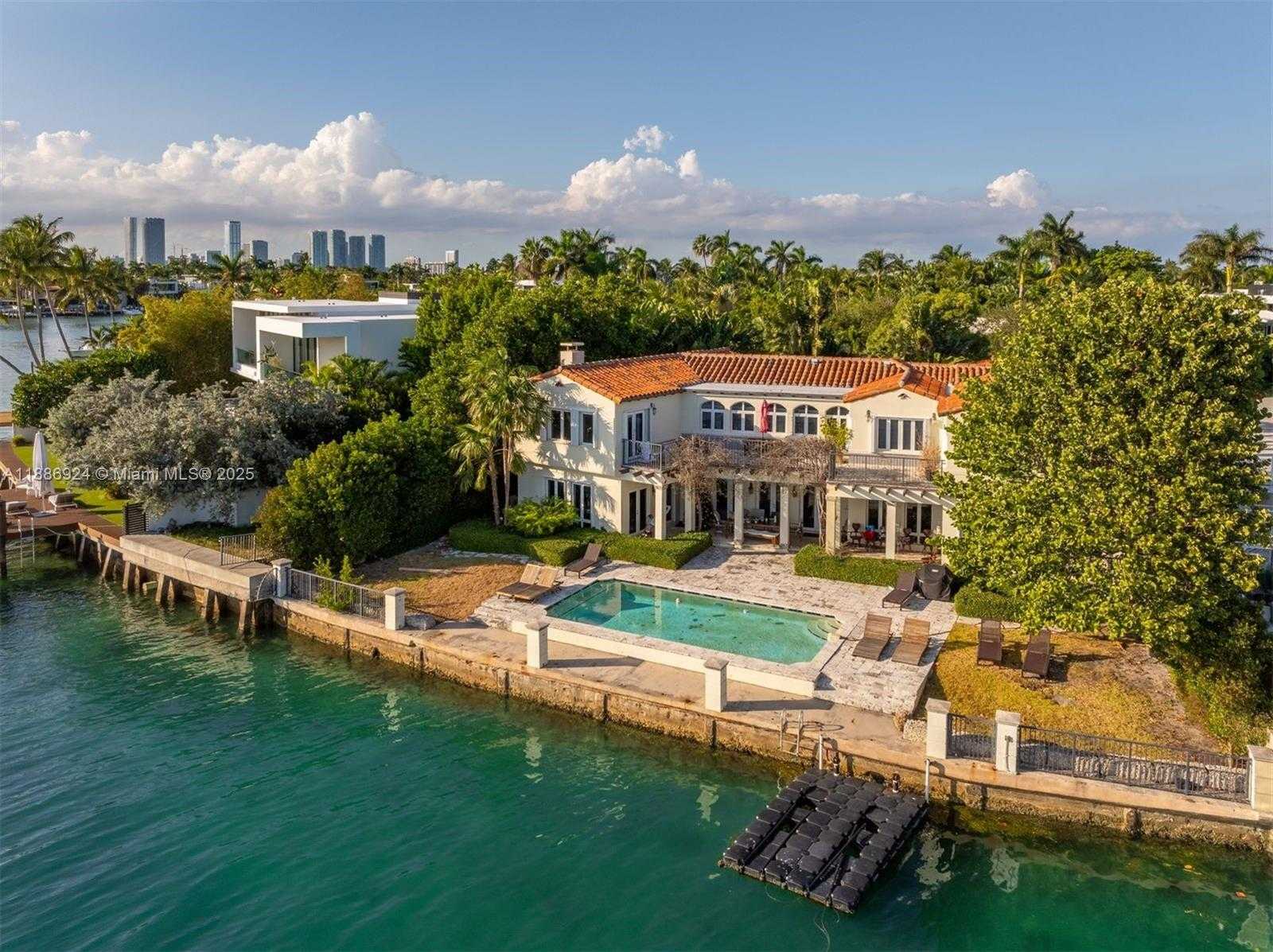 Small Image of 11 EAST RIVO ALTO DR, Miami Beach Number 31