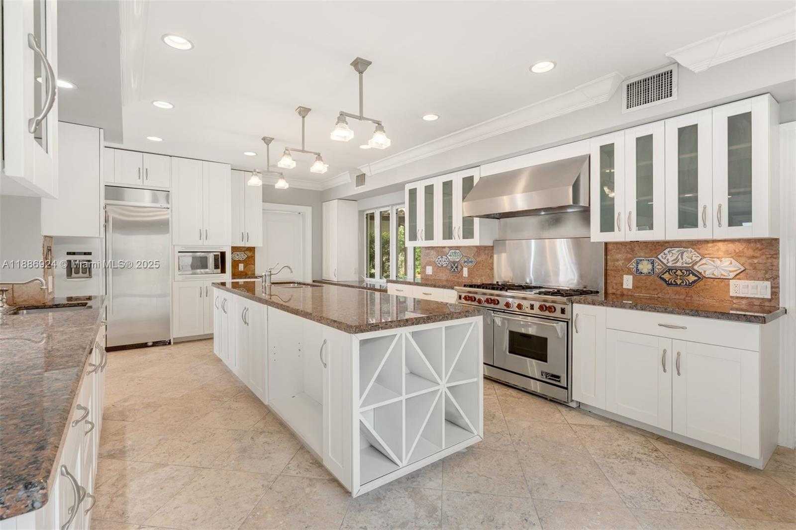 Small Image of 11 EAST RIVO ALTO DR, Miami Beach Number 5
