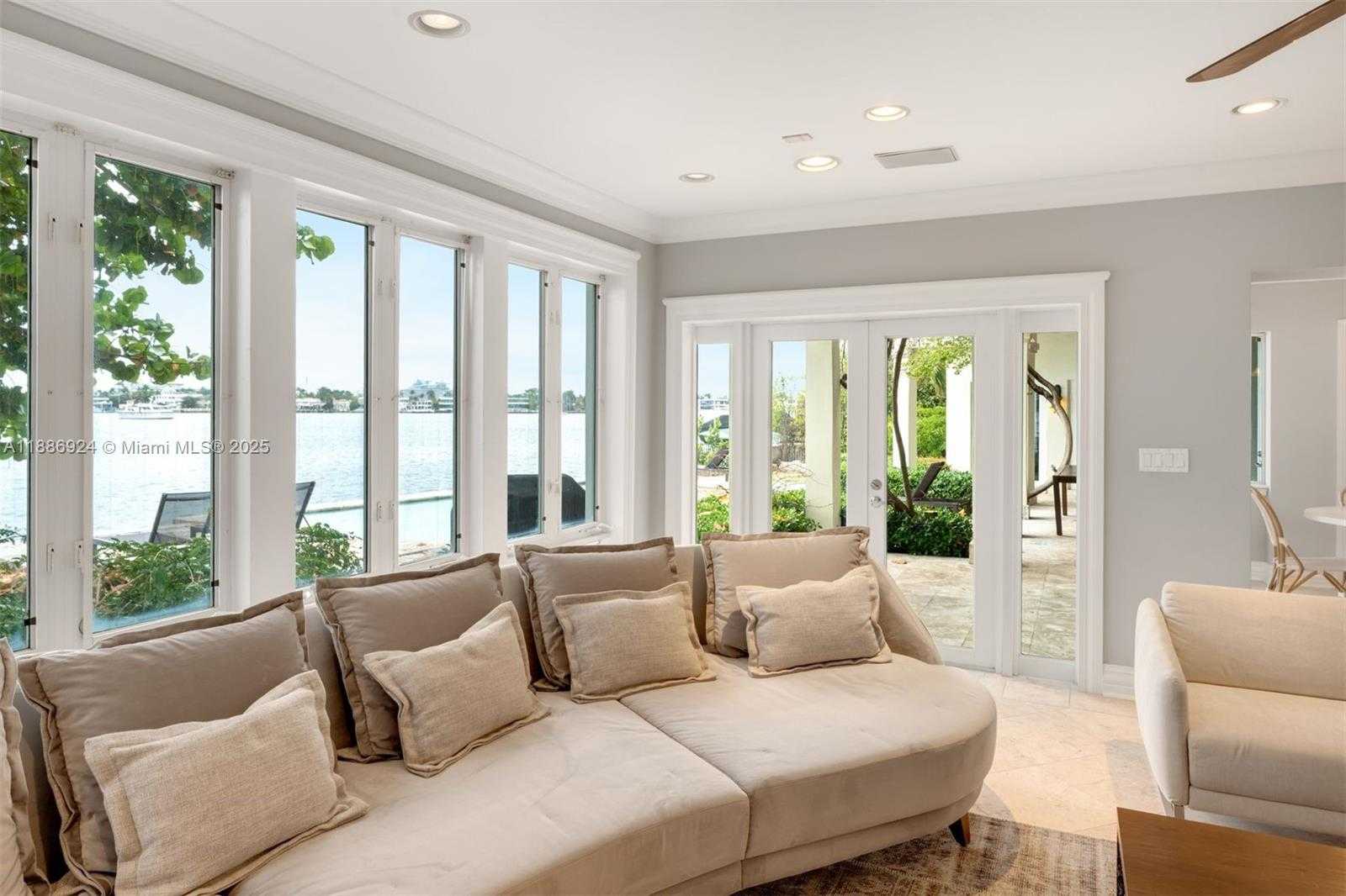 Small Image of 11 EAST RIVO ALTO DR, Miami Beach Number 7