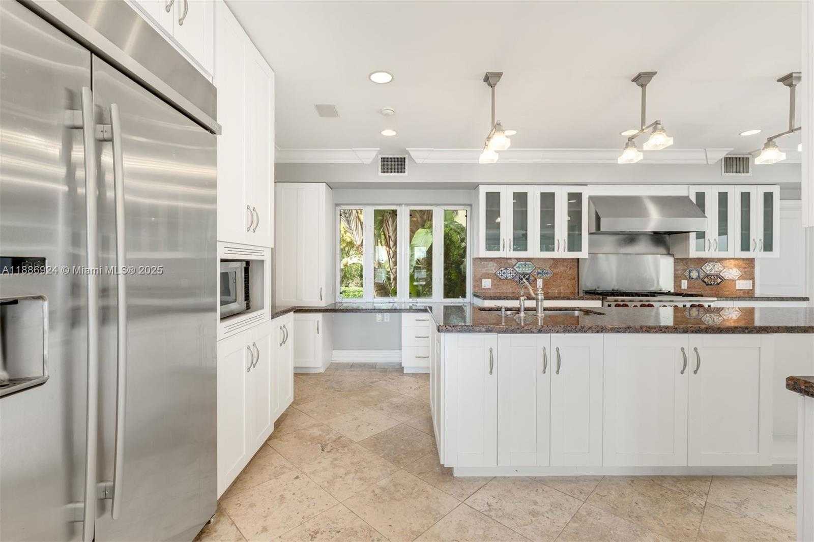 Small Image of 11 EAST RIVO ALTO DR, Miami Beach Number 8