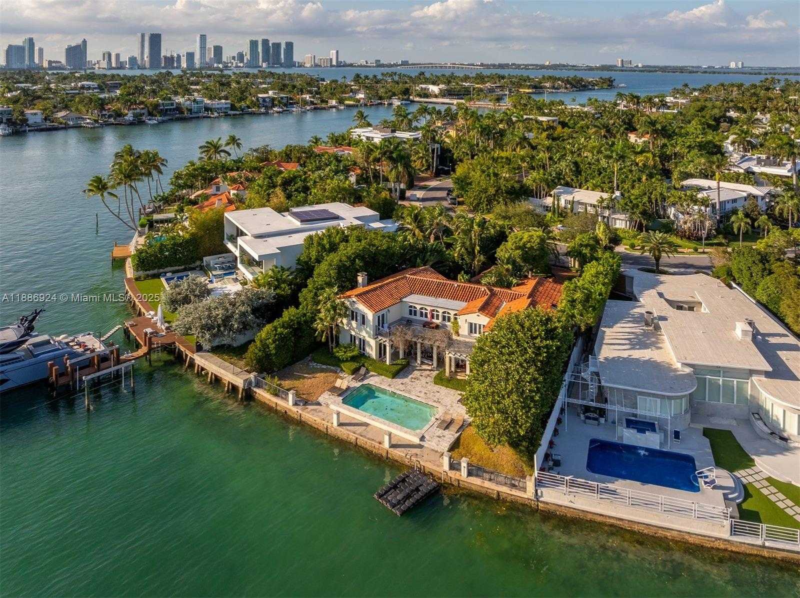 Small Image of 11 EAST RIVO ALTO DR, Miami Beach Number 9