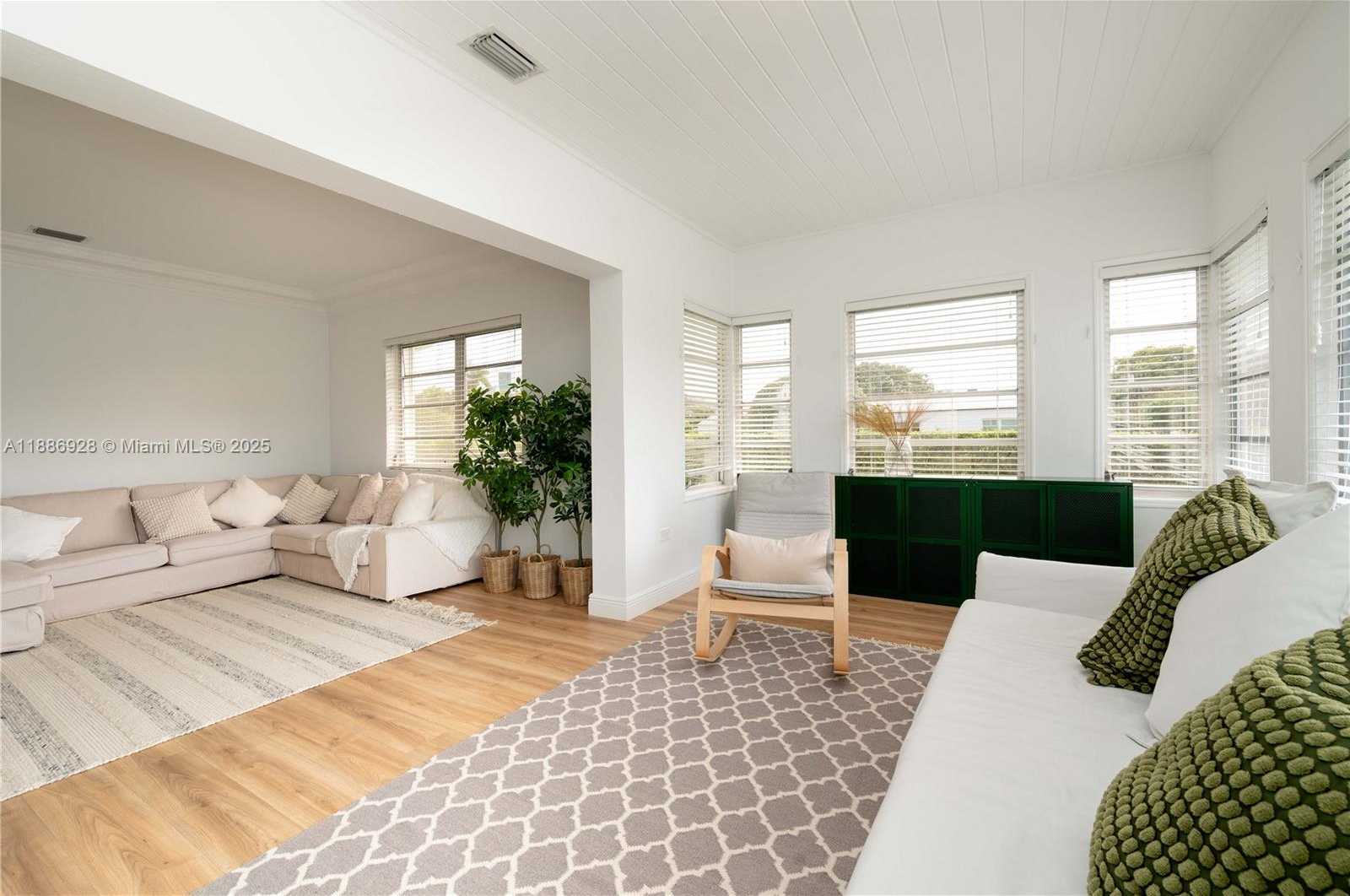 Small Image of 501 SOUTH WEST 24TH RD #501, Miami Number 11
