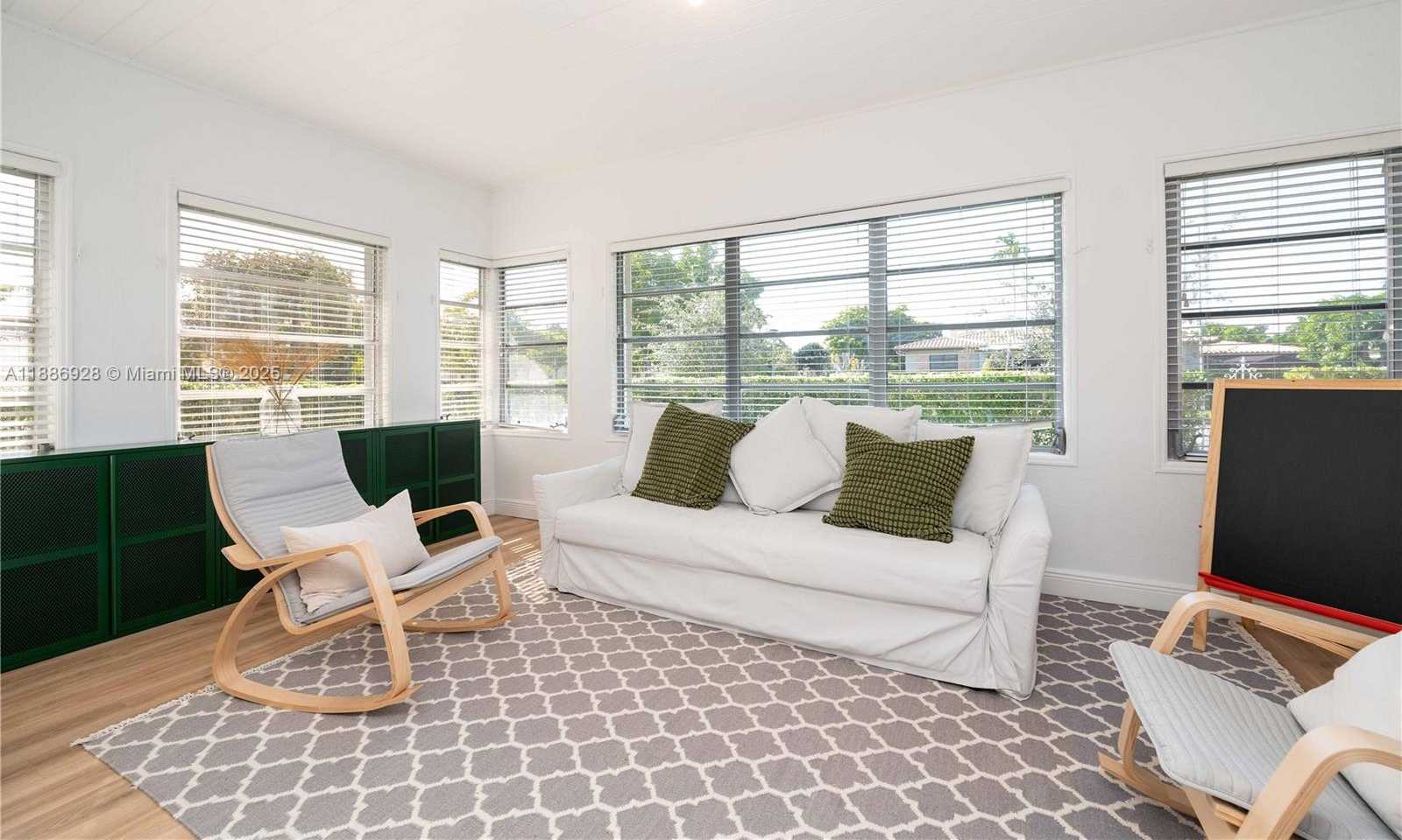 Small Image of 501 SOUTH WEST 24TH RD #501, Miami Number 13