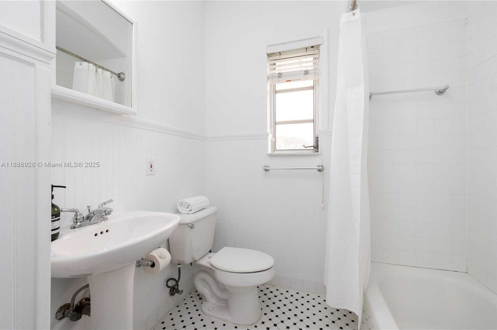 Small Image of 501 SOUTH WEST 24TH RD #501, Miami Number 20