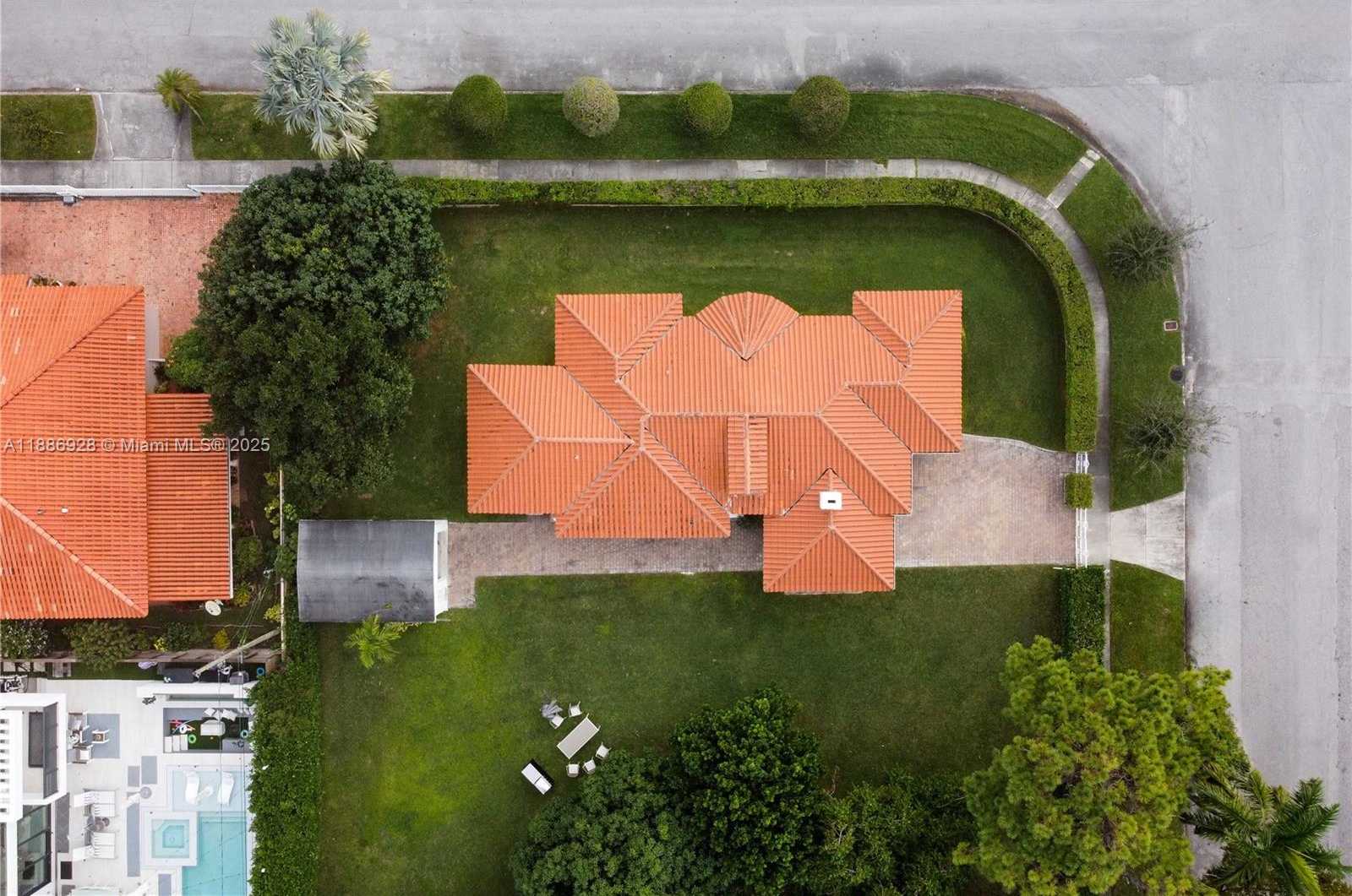 Small Image of 501 SOUTH WEST 24TH RD #501, Miami Number 28