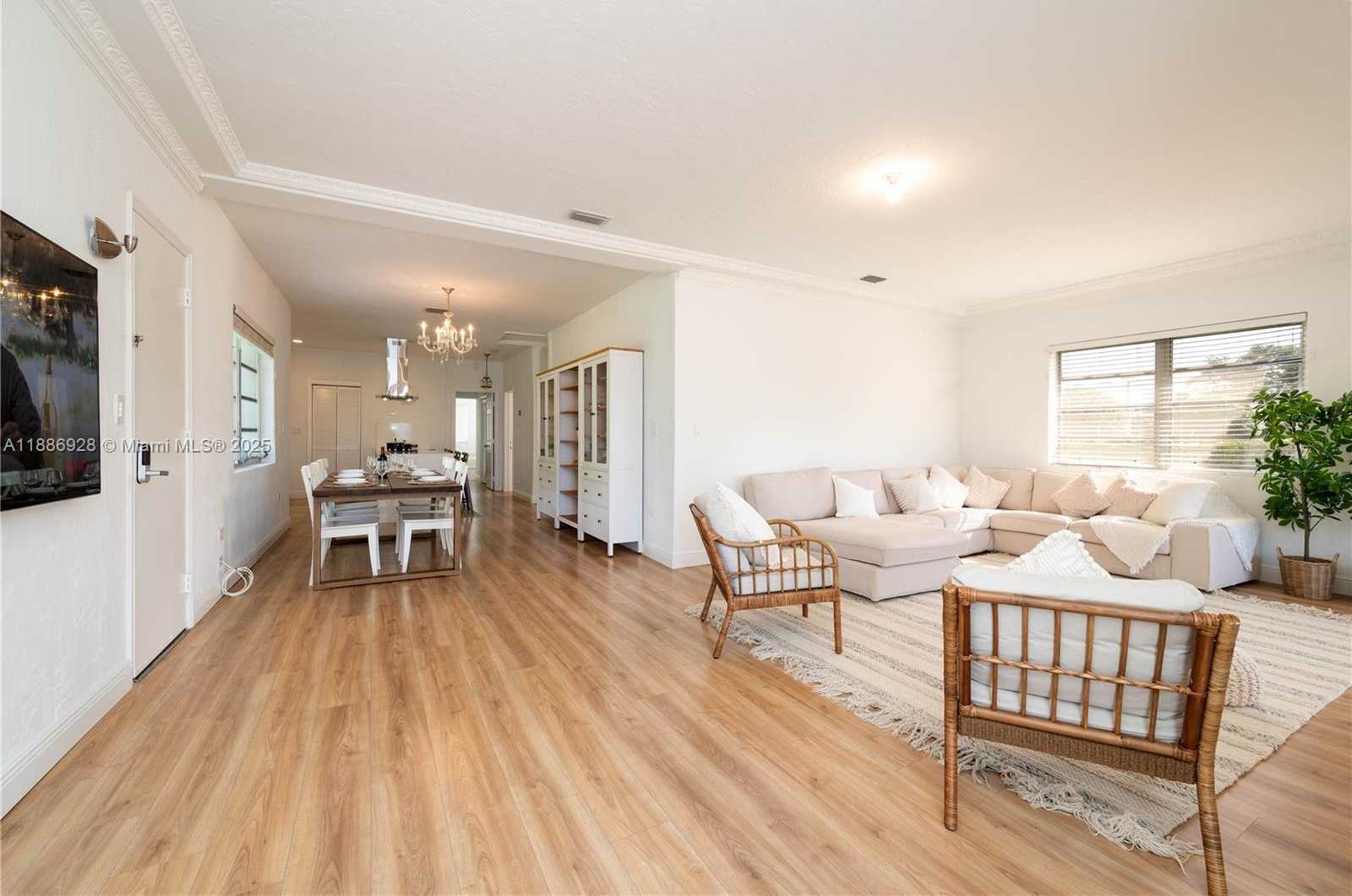 Small Image of 501 SOUTH WEST 24TH RD #501, Miami Number 6