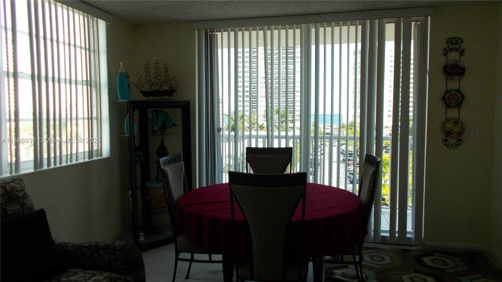 Small Image of 3161 SOUTH OCEAN DR #505, Hallandale Beach Number 10