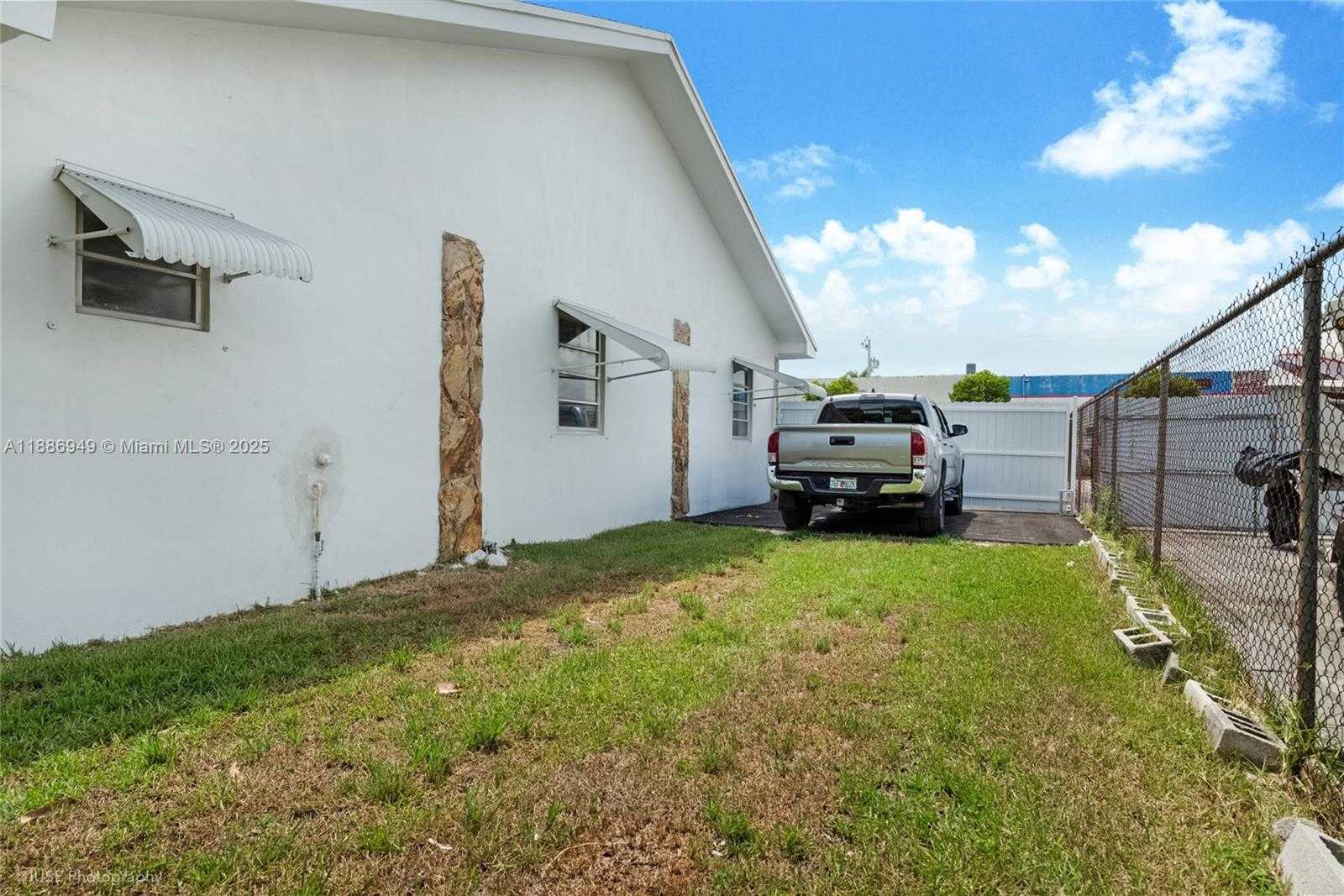 Small Image of 10421 SOUTH WEST 184TH ST, Cutler Bay Number 19