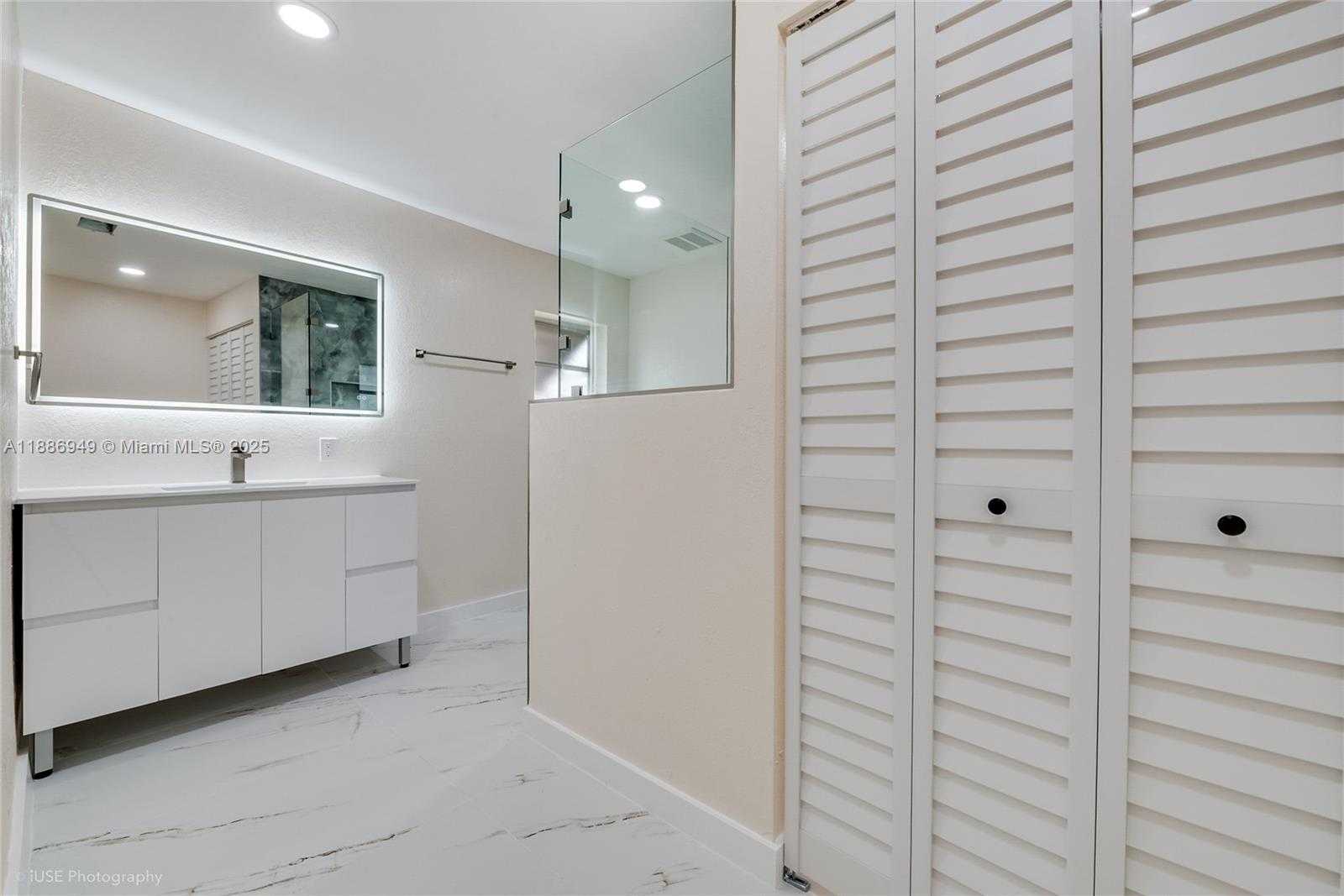 Small Image of 10421 SOUTH WEST 184TH ST, Cutler Bay Number 2