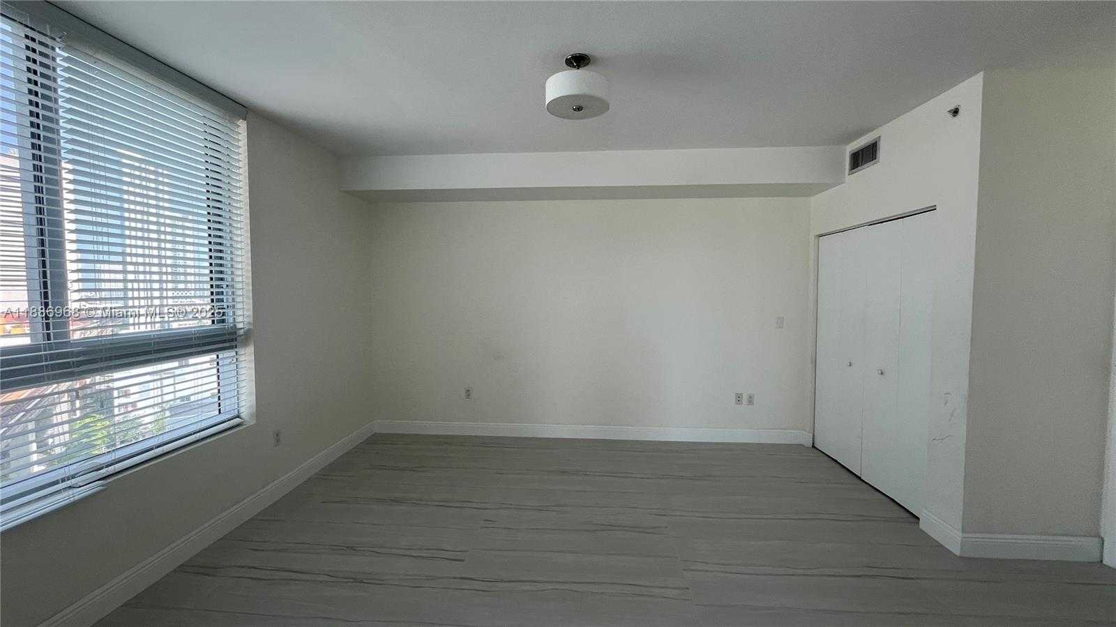 Small Image of 90 SOUTH WEST 3RD ST #1412, Miami Number 3